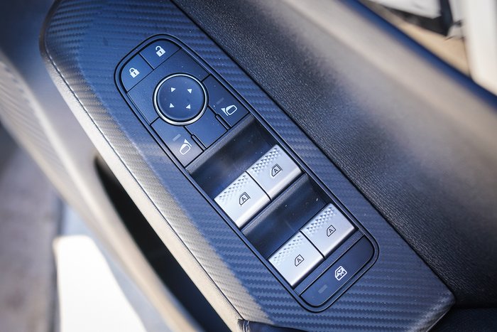 2024 MITSUBISHI OUTLANDER ES 7 SEAT (2WD)