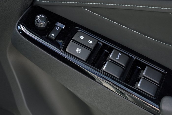 2025 Isuzu MU-X LS-T