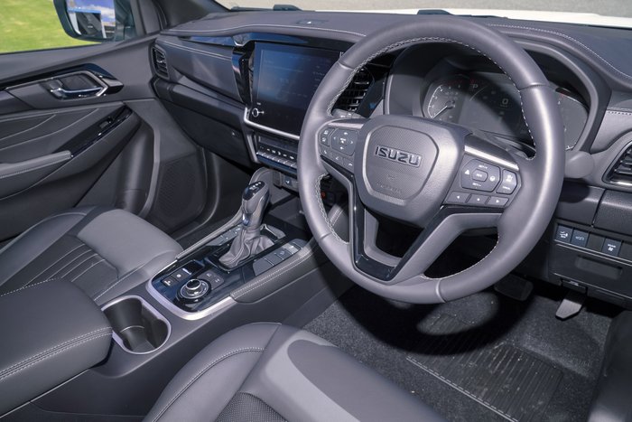 2025 Isuzu MU-X LS-T