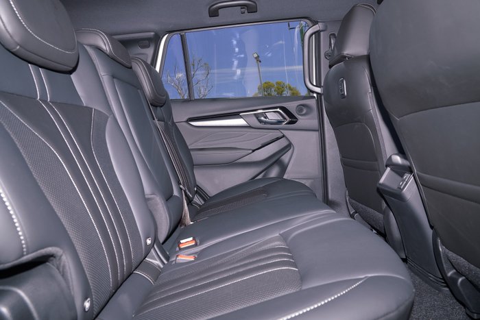 2025 Isuzu MU-X LS-T