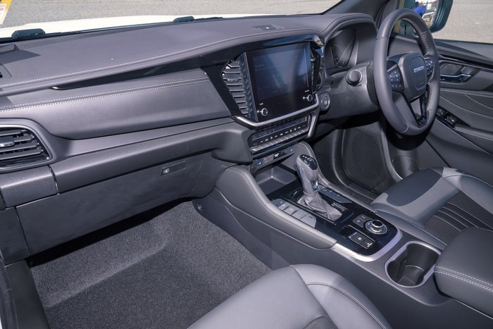 2025 Isuzu MU-X LS-T