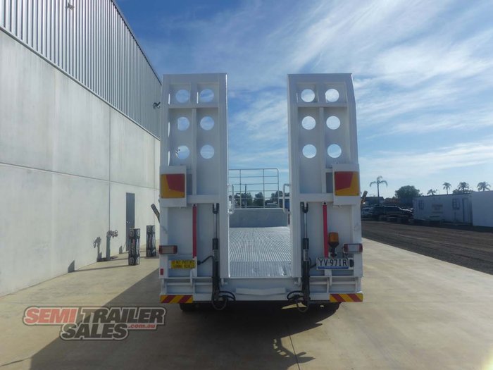2011 Maxitrans Semi Dropdeck With Ramps - RENTAL
