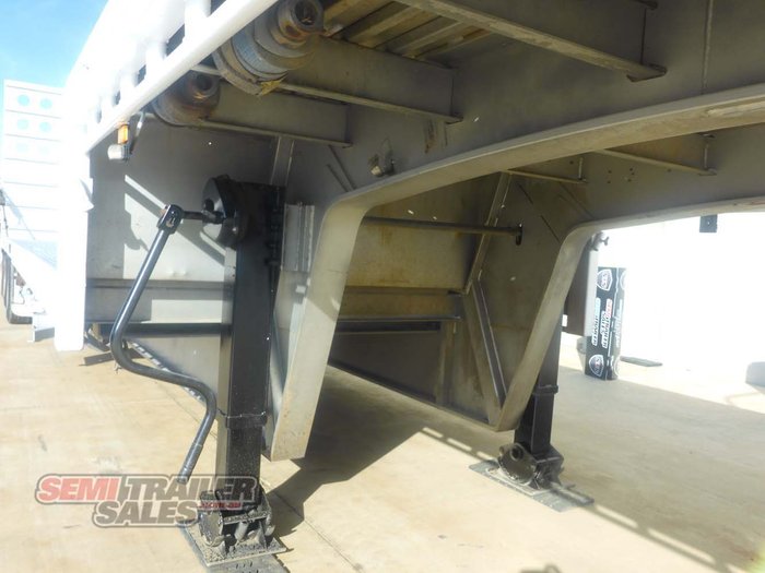 2011 Maxitrans Semi Dropdeck With Ramps - RENTAL