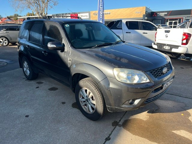 2010 FORD ESCAPE