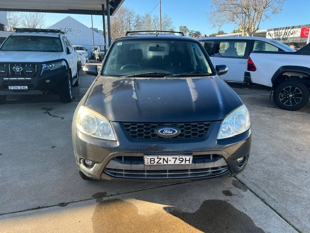 2010 FORD ESCAPE