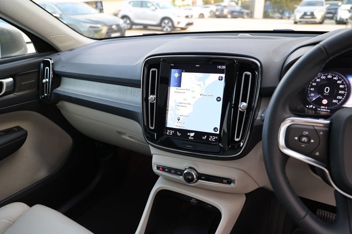 2022 Volvo XC40 T4 Inscription