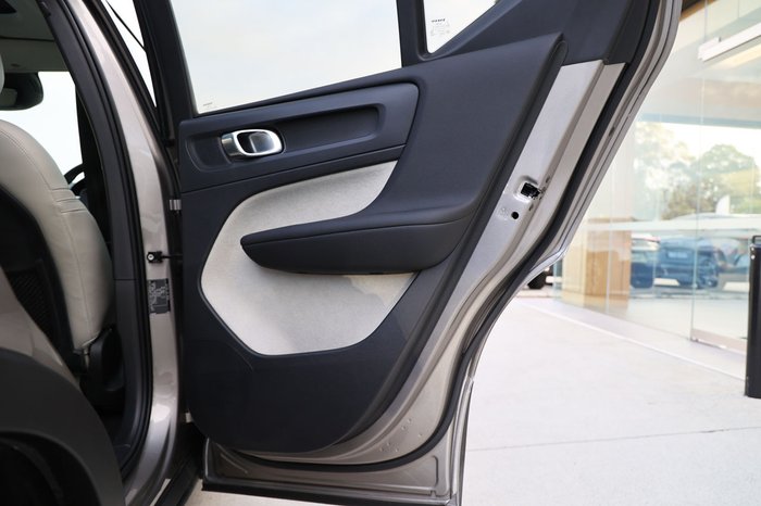 2022 Volvo XC40 T4 Inscription
