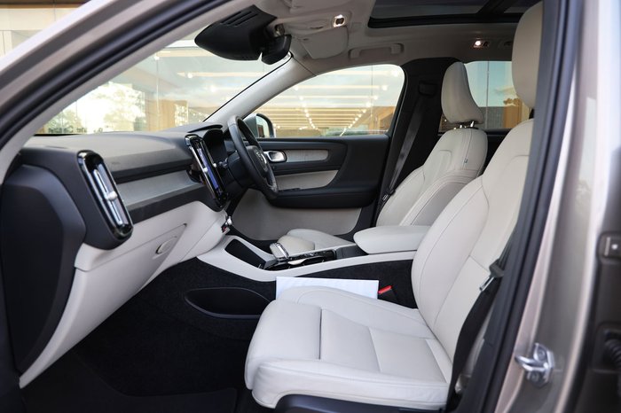 2022 Volvo XC40 T4 Inscription