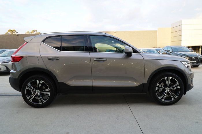 2022 Volvo XC40 T4 Inscription