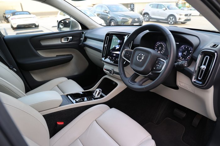 2022 Volvo XC40 T4 Inscription