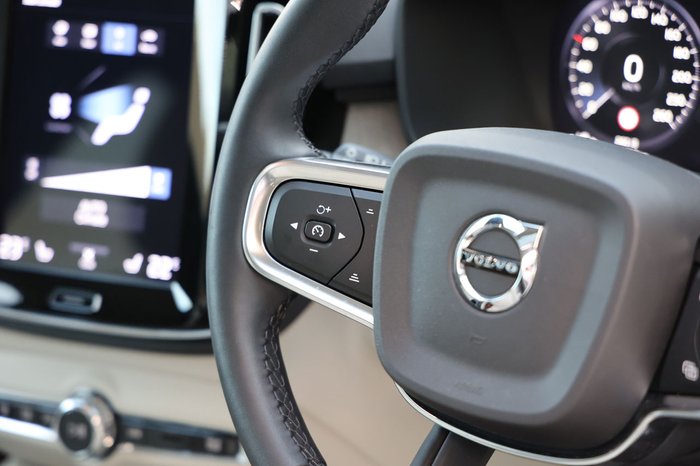 2022 Volvo XC40 T4 Inscription