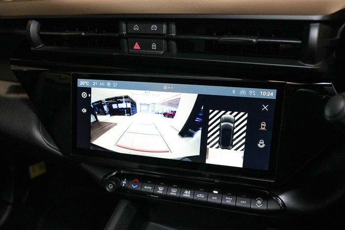 2025 Alfa Romeo Junior Ibrida