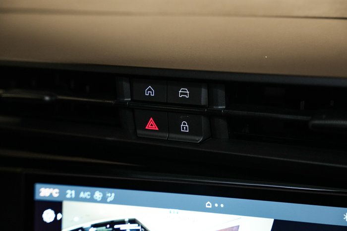 2025 Alfa Romeo Junior Ibrida