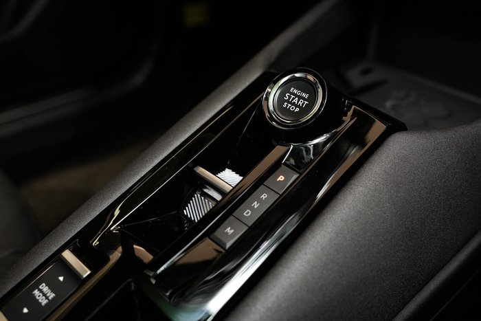 2025 Alfa Romeo Junior Ibrida