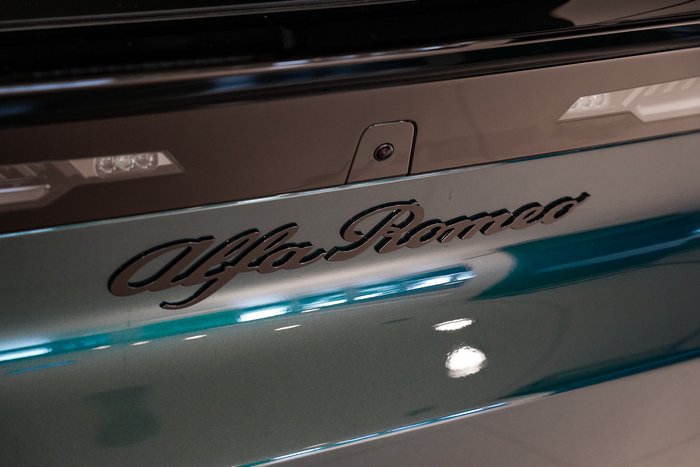 2025 Alfa Romeo Junior Ibrida