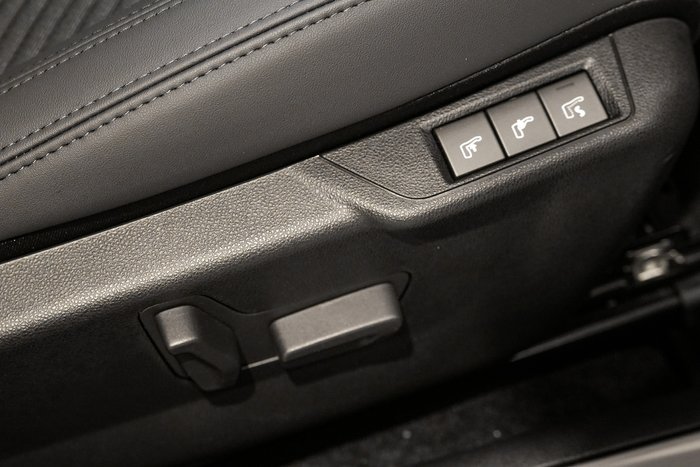 2025 Alfa Romeo Junior Ibrida