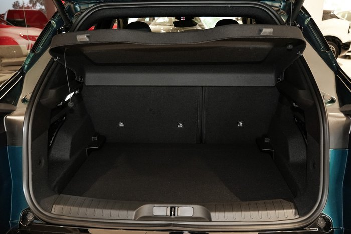 2025 Alfa Romeo Junior Ibrida