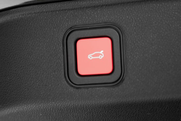 2025 Alfa Romeo Junior Ibrida