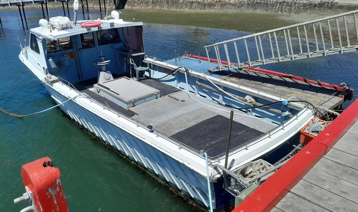 1975 Fishing Boat Fibreglass Semi-planning