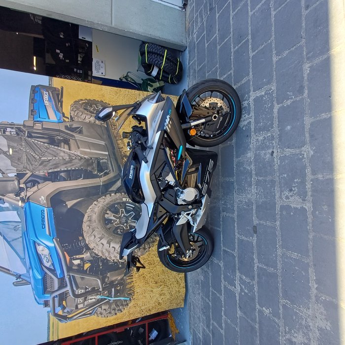 2025 CFMOTO 675SR NEBULA BLACK