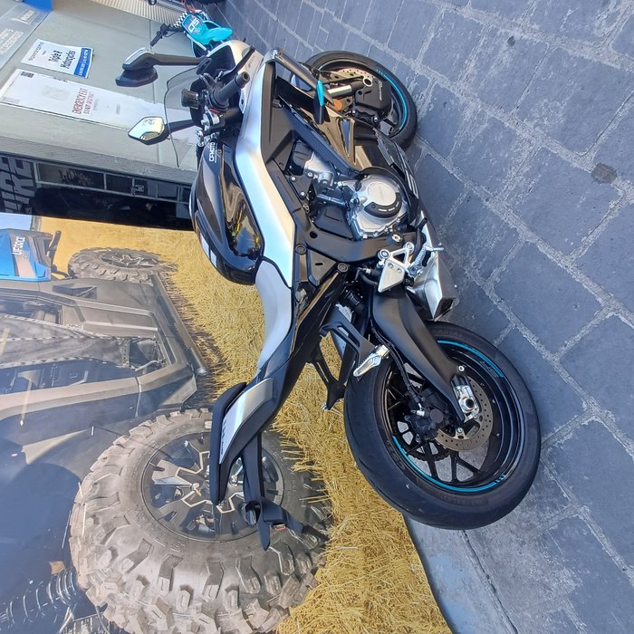 2025 CFMOTO 675SR NEBULA BLACK