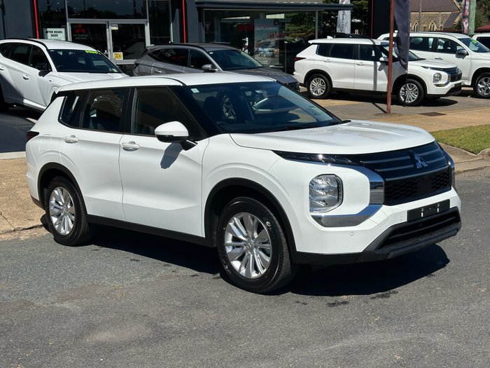 2025 MITSUBISHI OUTLANDER ES