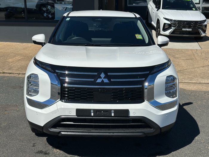 2025 MITSUBISHI OUTLANDER ES