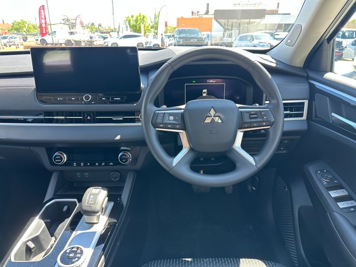 2025 MITSUBISHI OUTLANDER ES