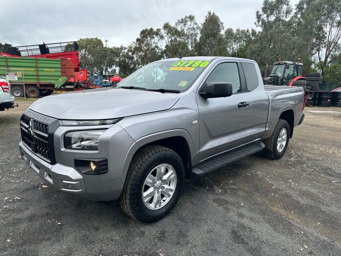2026 Mitsubishi Triton GLX+