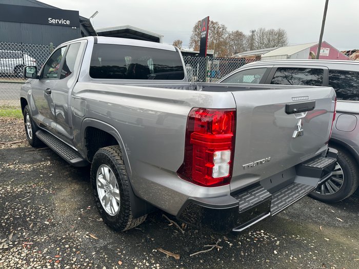 2026 Mitsubishi Triton GLX+