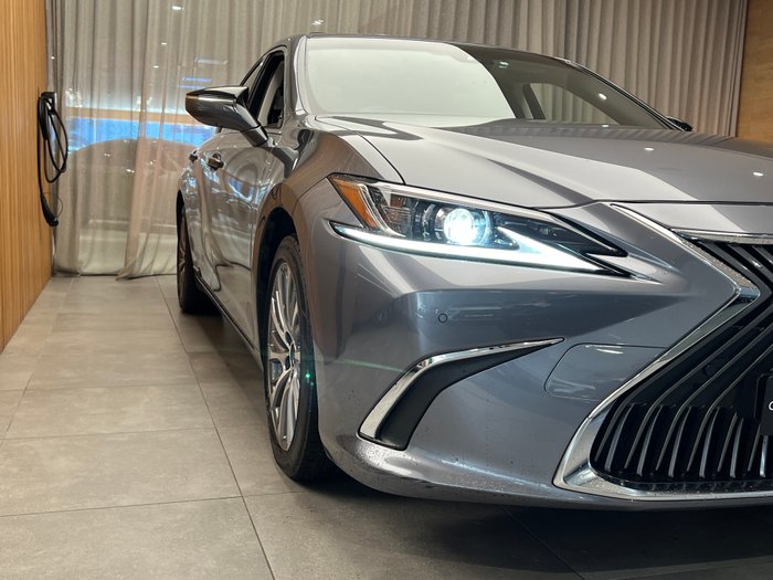 2019 Lexus ES300h Luxury 2.5L Hybrid Auto CVT Sedan