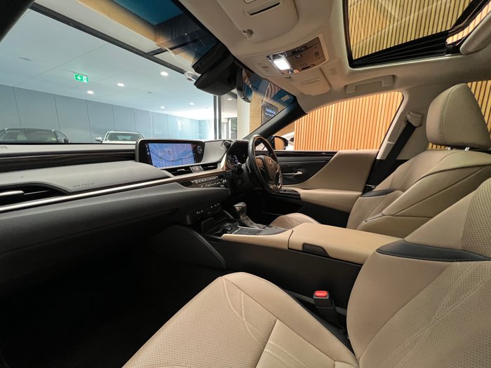 2019 Lexus ES300h Luxury 2.5L Hybrid Auto CVT Sedan