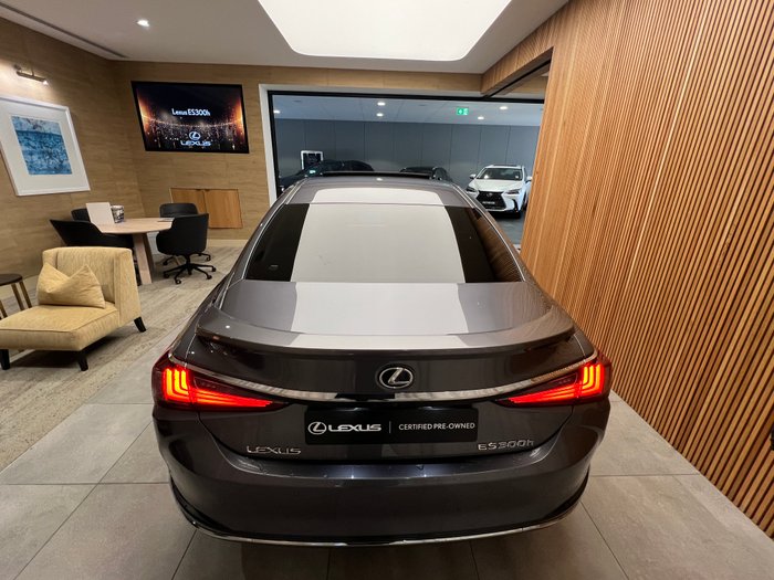 2019 Lexus ES300h Luxury 2.5L Hybrid Auto CVT Sedan