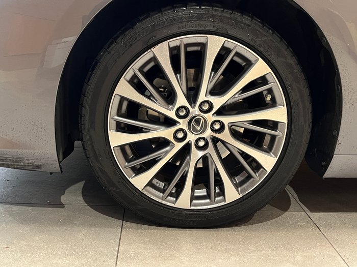 2019 Lexus ES300h Luxury 2.5L Hybrid Auto CVT Sedan