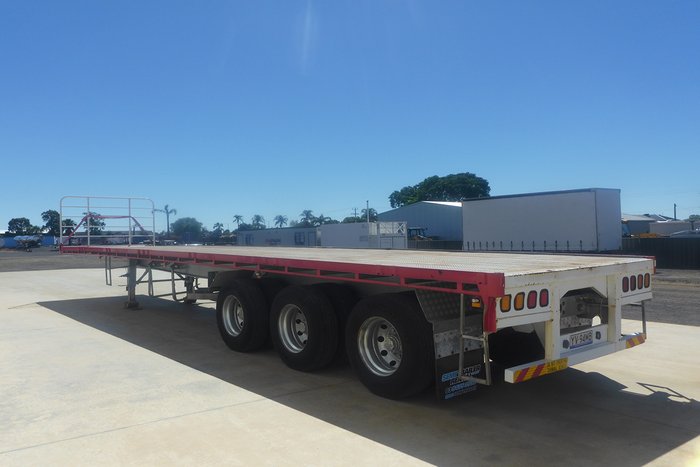2002 Krueger 22 Pallet Flat Top 