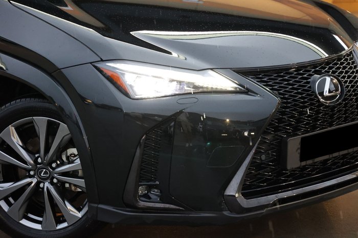 2025 Lexus UX300h F Sport 2WD 2.0L Hybrid Auto E-CVT SUV
