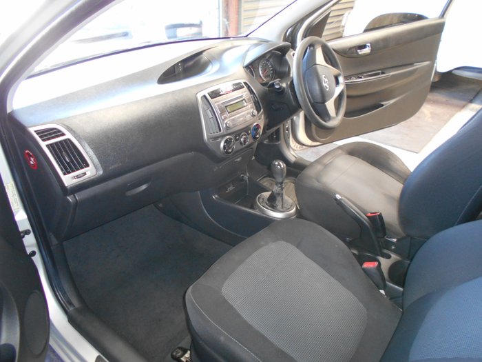 2012 HYUNDAI I 20
