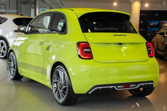 2023 Abarth 500e Scorpionissima