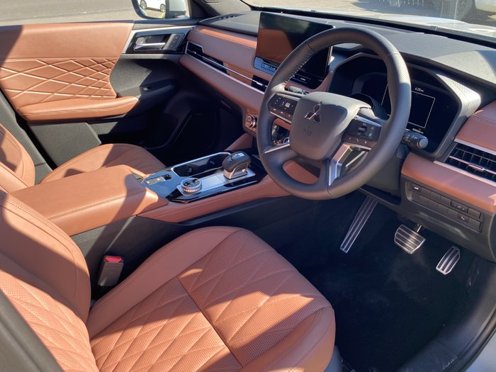 2025 MITSUBISHI Outlander EXCEED TOURER