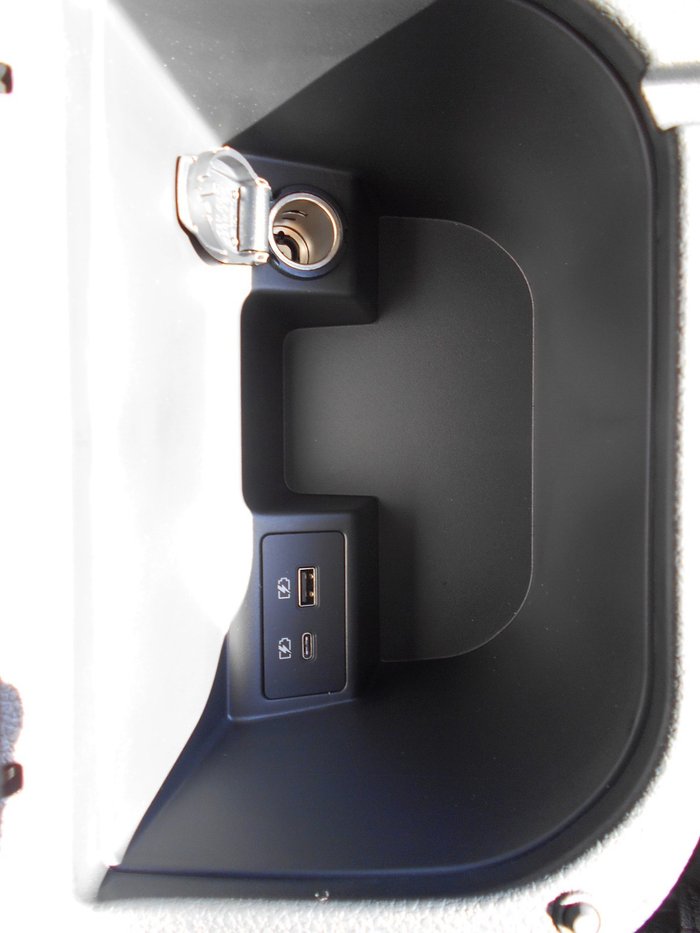 2025 NISSAN NAVARA ST-X