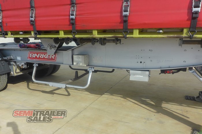 2007 Barker 12 Pallet Rollback Curtainsider A Trailer