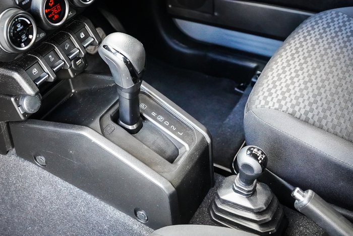 2024 SUZUKI JIMNY GLX