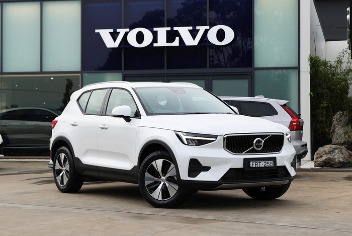 2024 Volvo XC40 Plus B4