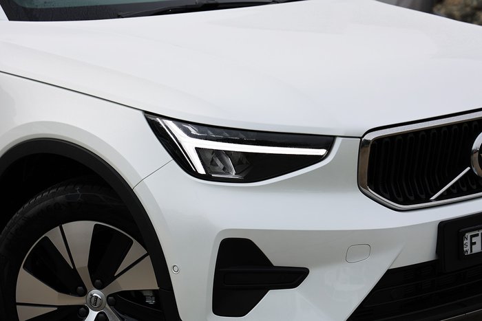 2024 Volvo XC40 Plus B4