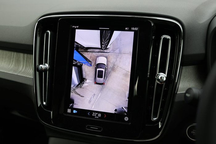 2024 Volvo XC40 Plus B4