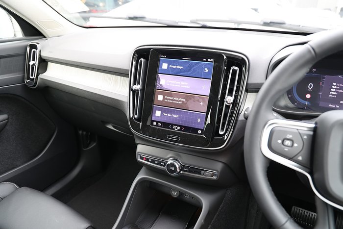 2024 Volvo XC40 Plus B4