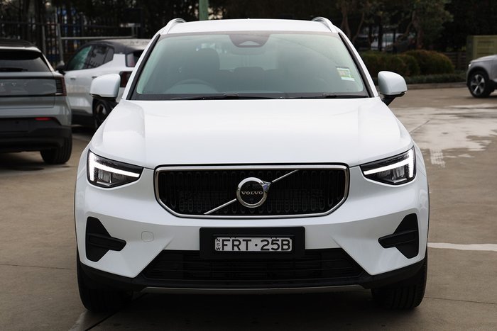 2024 Volvo XC40 Plus B4