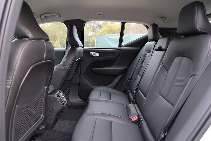 2024 Volvo XC40 Plus B4