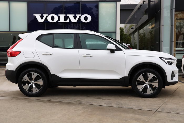 2024 Volvo XC40 Plus B4