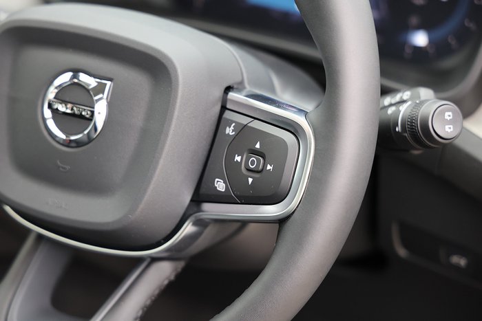 2024 Volvo XC40 Plus B4